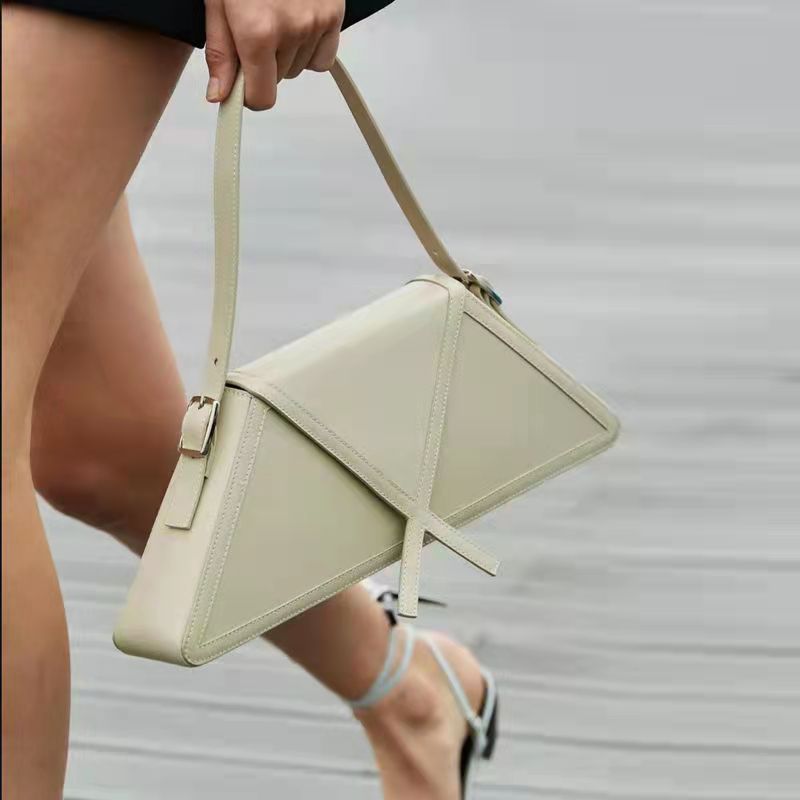 New minimalist bag for women